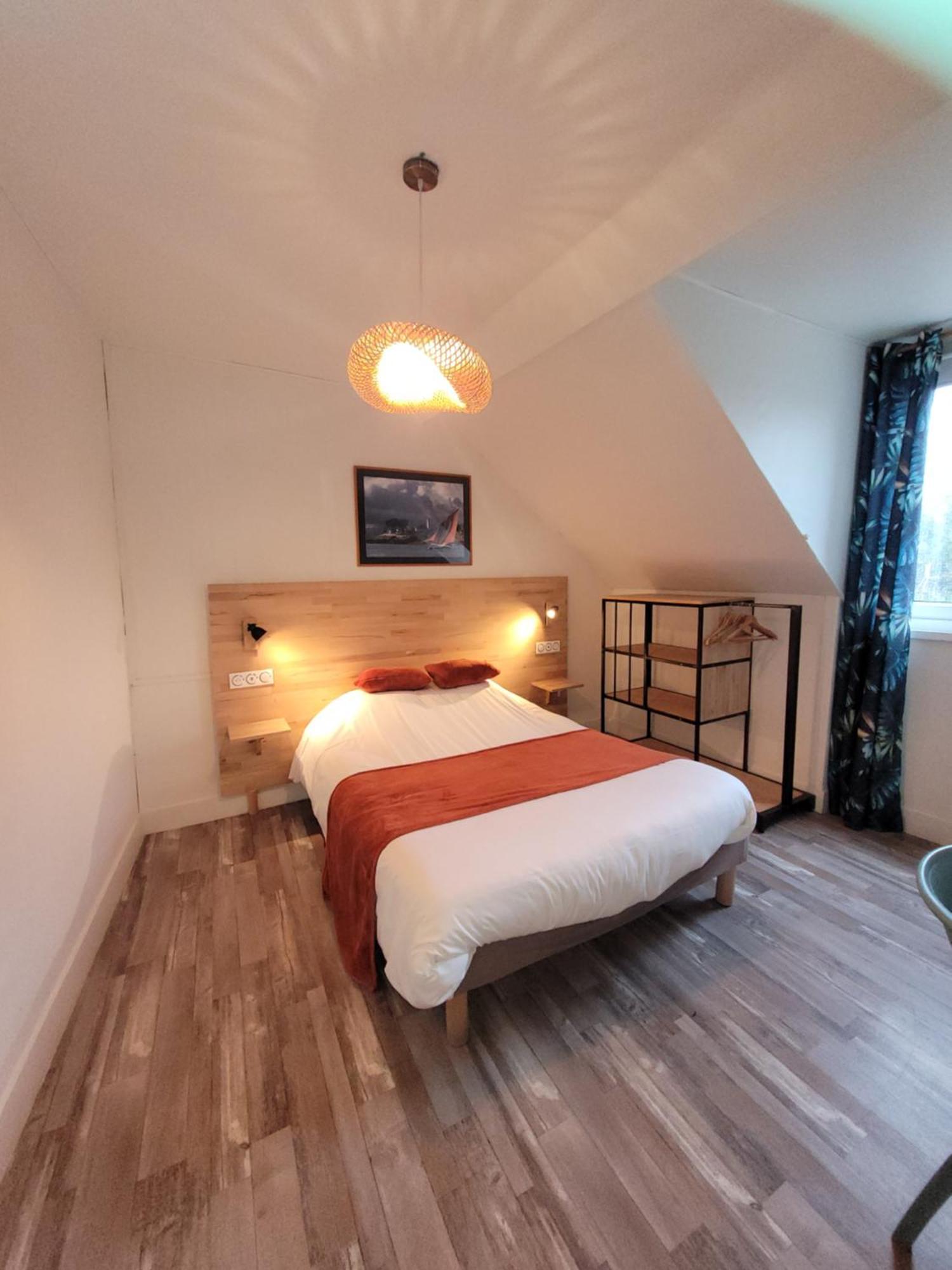 Le Petit Montmartre Hotel ดีนาร์ ภายนอก รูปภาพ