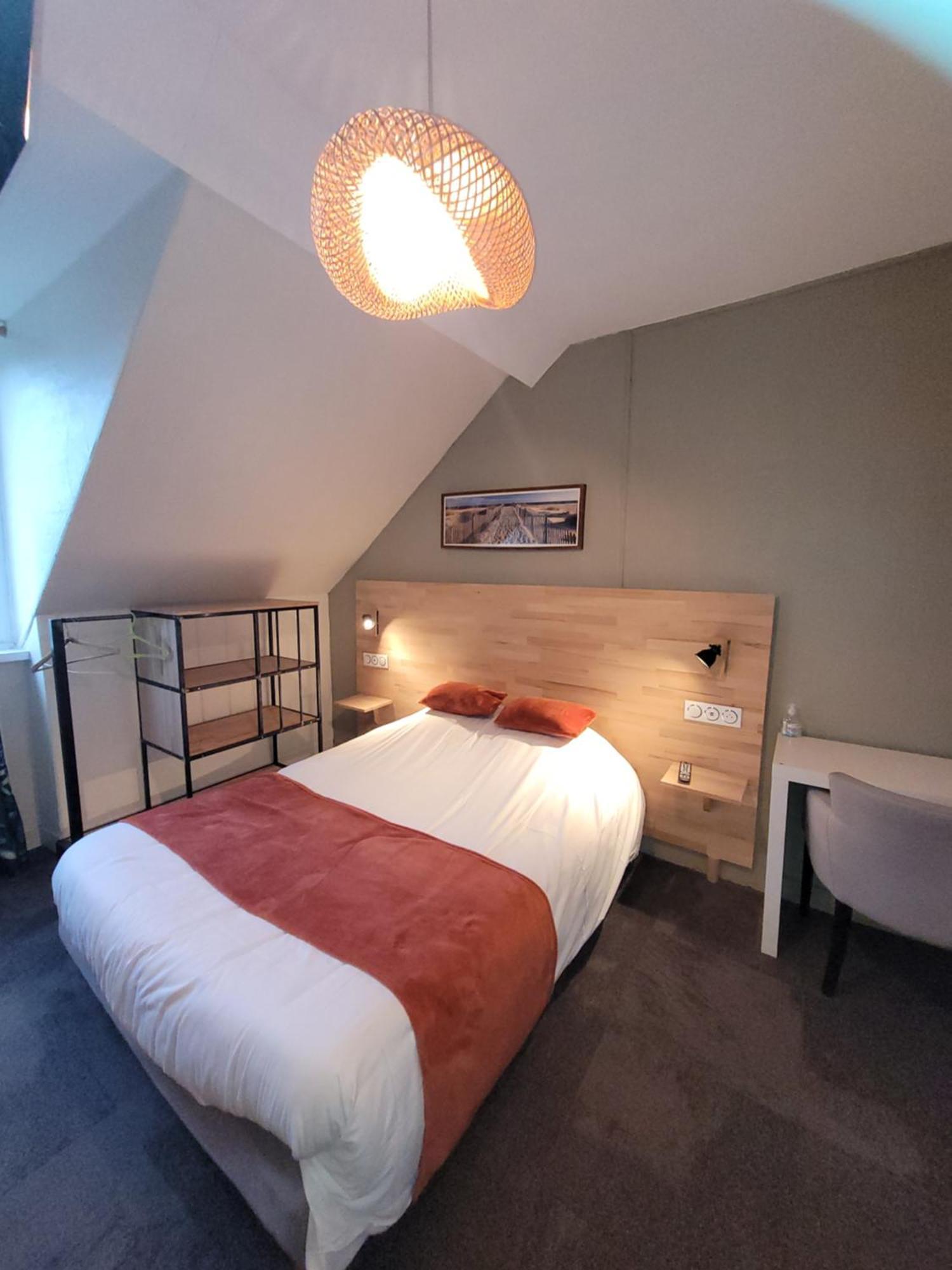 Le Petit Montmartre Hotel ดีนาร์ ภายนอก รูปภาพ
