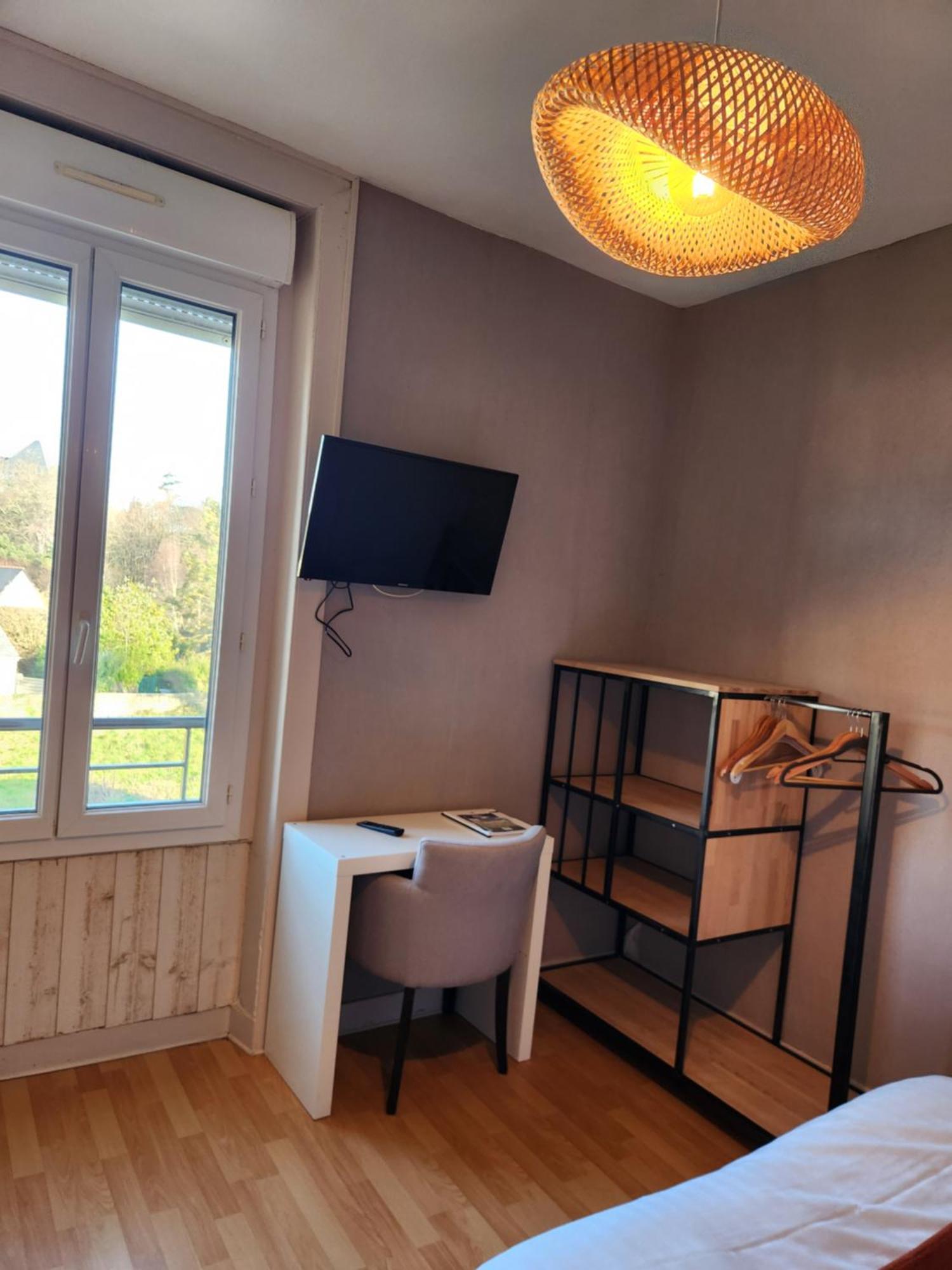 Le Petit Montmartre Hotel ดีนาร์ ภายนอก รูปภาพ