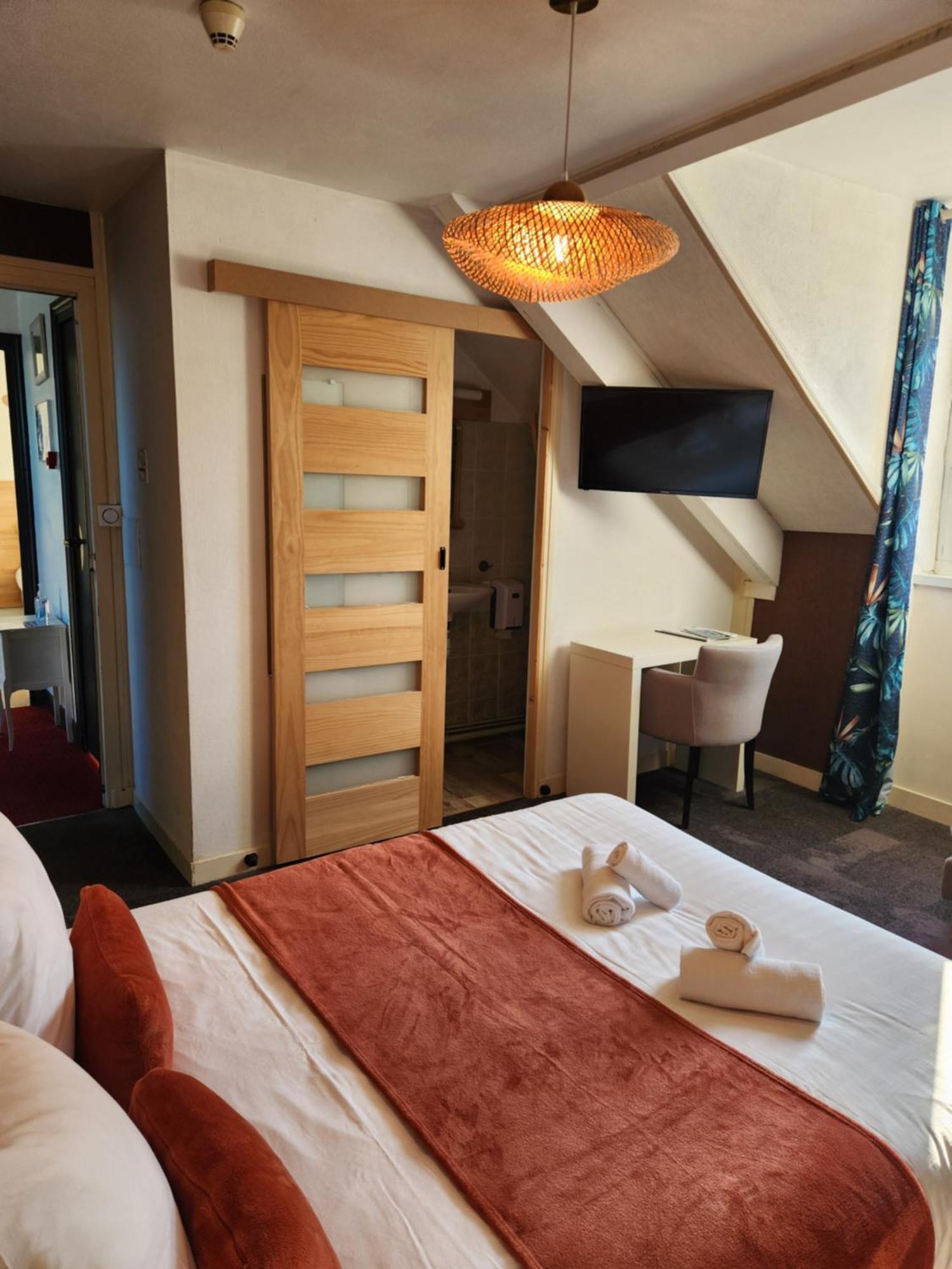 Le Petit Montmartre Hotel ดีนาร์ ภายนอก รูปภาพ