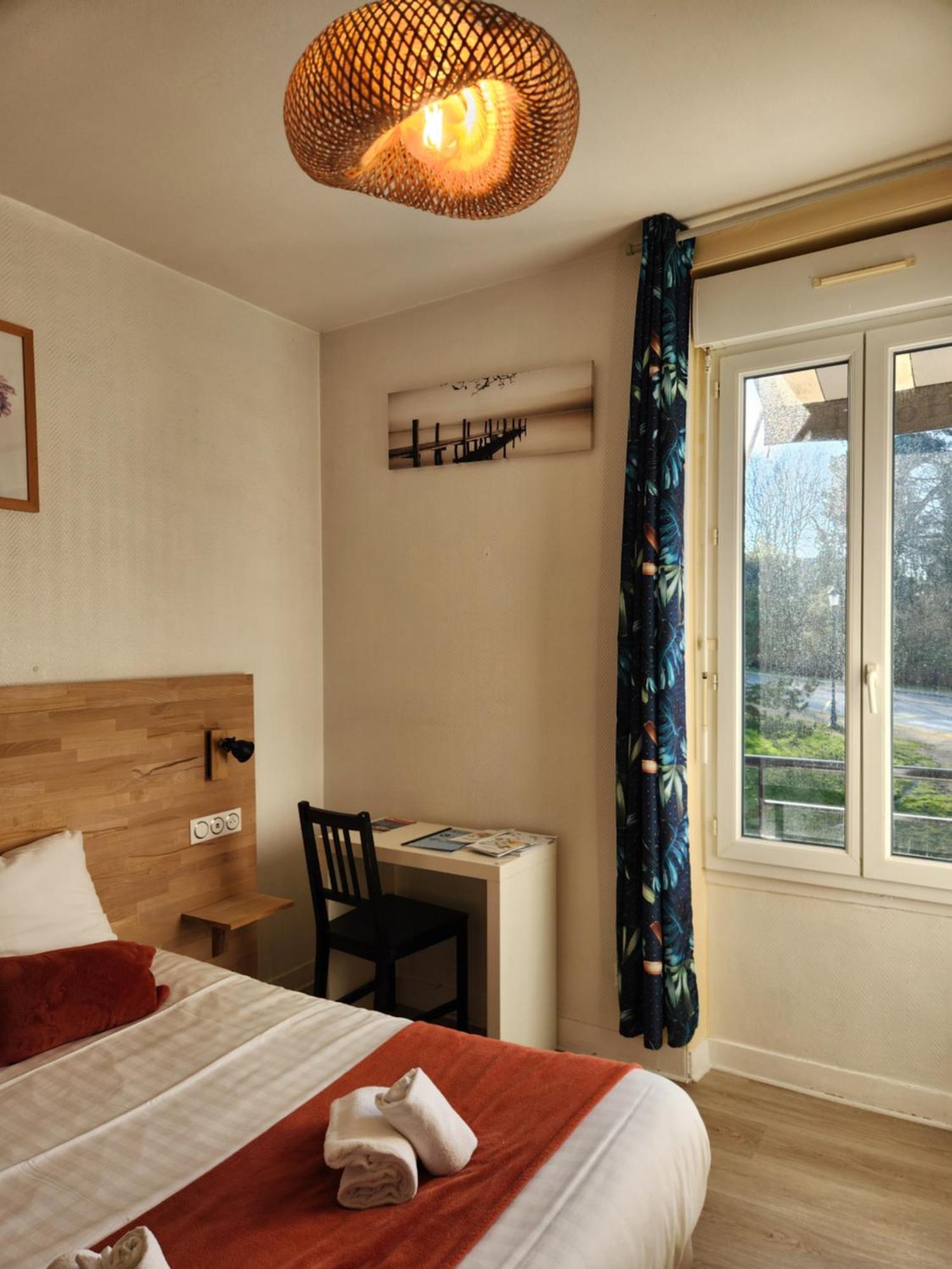 Le Petit Montmartre Hotel ดีนาร์ ภายนอก รูปภาพ