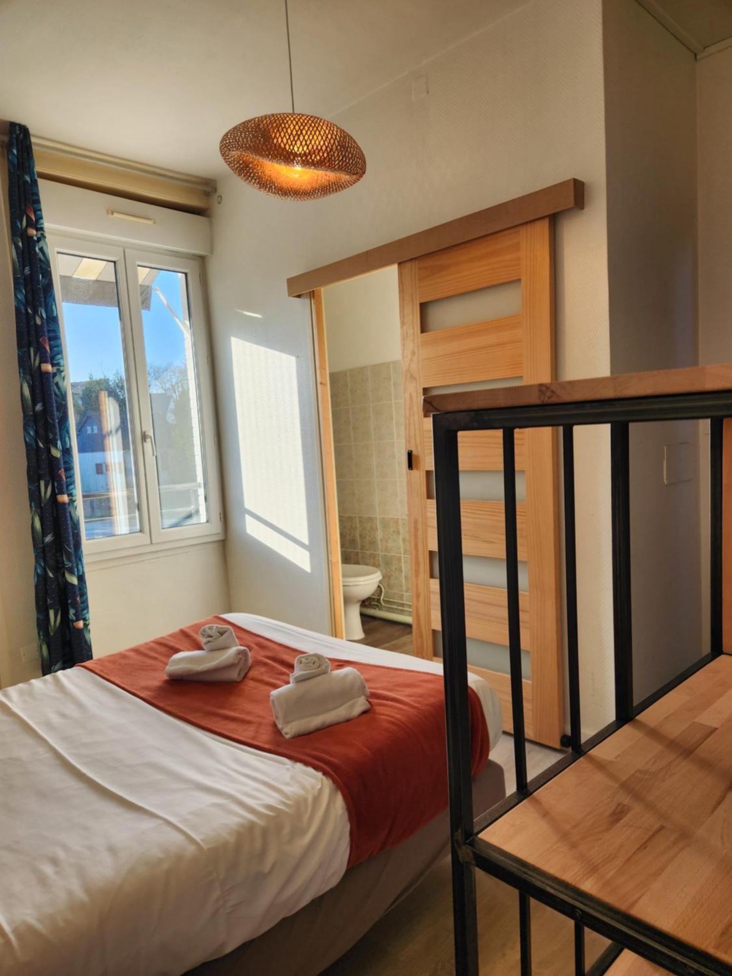 Le Petit Montmartre Hotel ดีนาร์ ภายนอก รูปภาพ