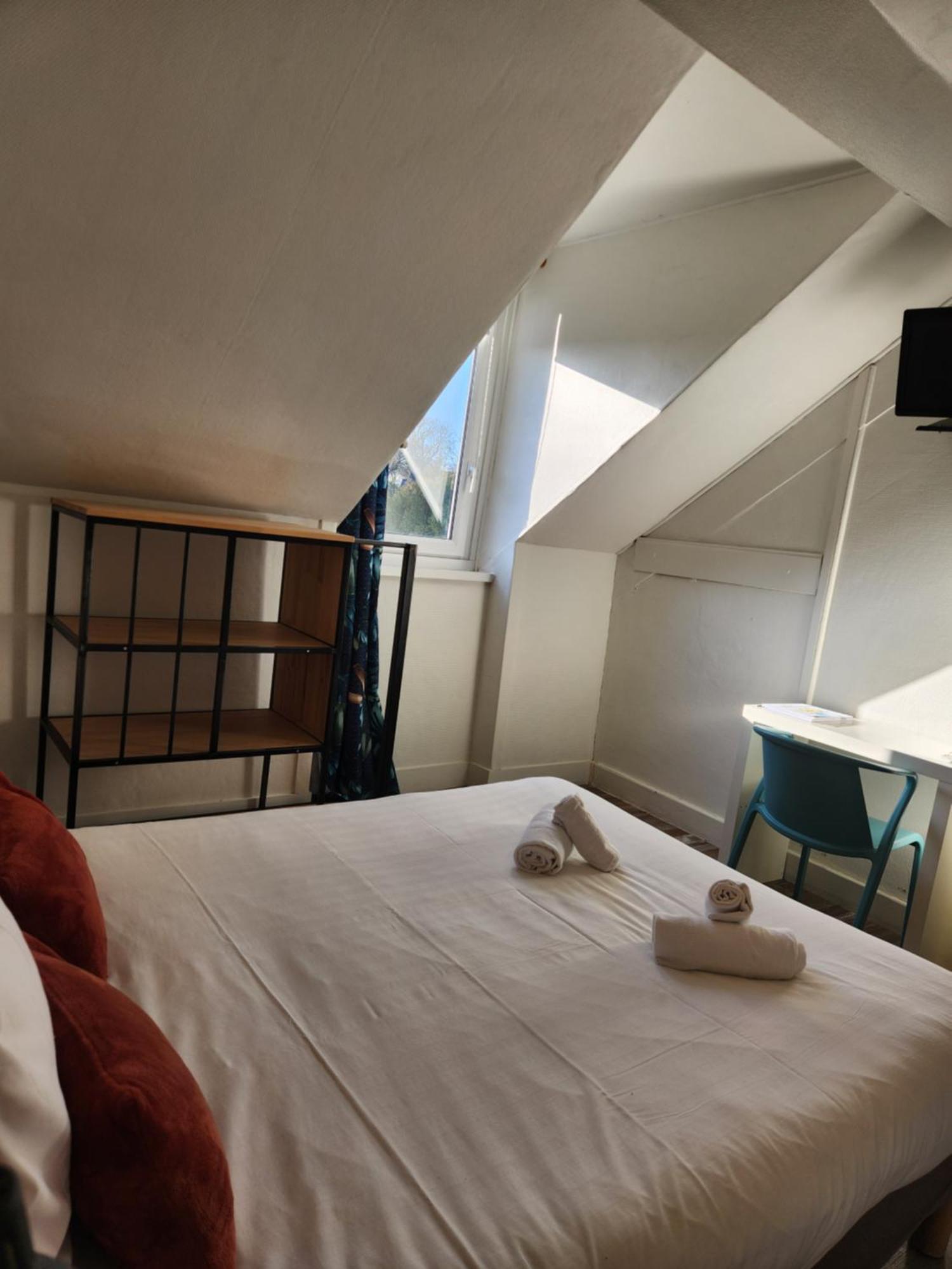 Le Petit Montmartre Hotel ดีนาร์ ภายนอก รูปภาพ